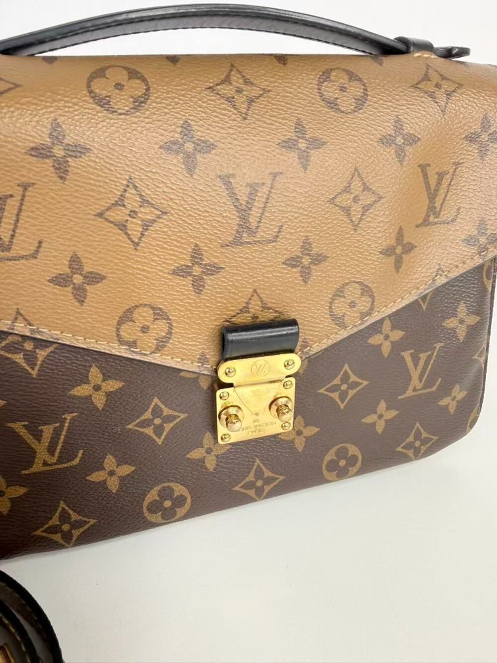 Louis Vuitton Pochette Métis MM Monogram Reverse Canvas Crossbody Shoulder Bag - Picture 10 of 13